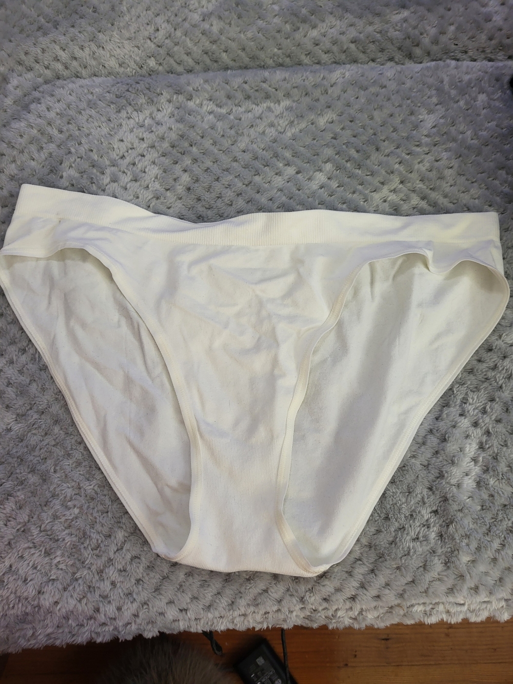 Nordstrom Cream Womens Seamless Bikini Panties Large